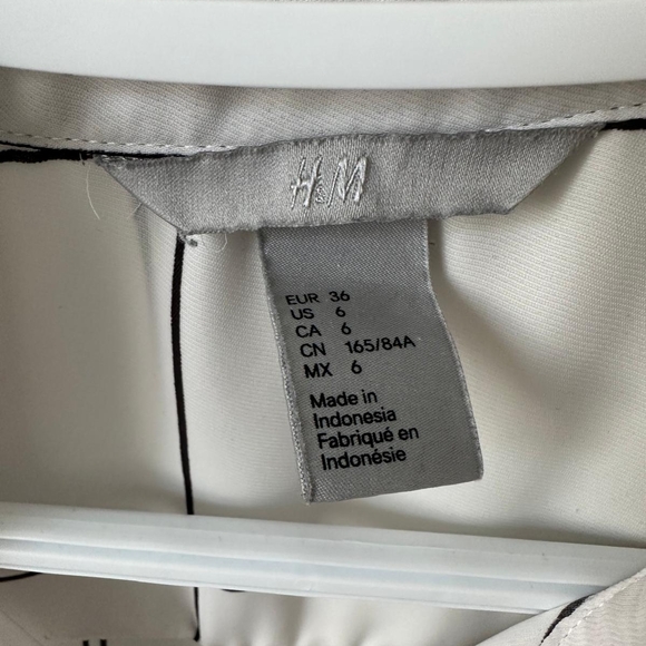 H&M White and Black Grid Button Down Shirt - Picture 3 of 3
